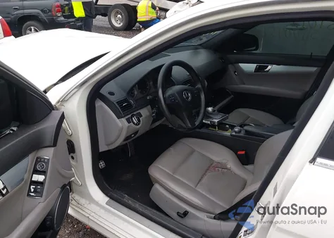 2008 Mercedes-Benz C 300 Luxury 4Matic/Sport 4Matic from USA, damaged, VIN WDDGF81X28F058360